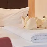 Berger Hotel *