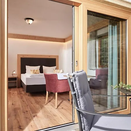 Berger Hotel *