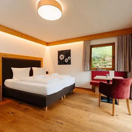 Berger Hotel *